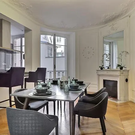 Luxury 3 Bedrooms Near Champs Elysees Appartamento