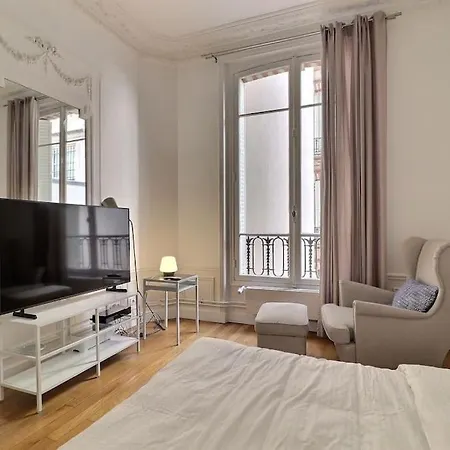 Appartamento Luxury 3 Bedrooms Near Champs Elysees