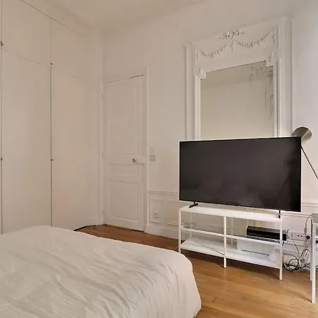 Appartamento Luxury 3 Bedrooms Near Champs Elysees Parigi