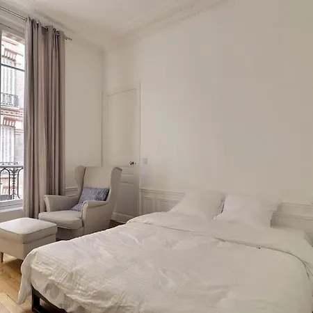 Luxury 3 Bedrooms Near Champs Elysees Appartamento Parigi