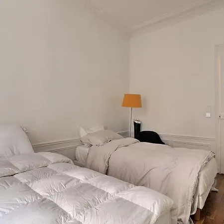 Luxury 3 Bedrooms Near Champs Elysees Parigi